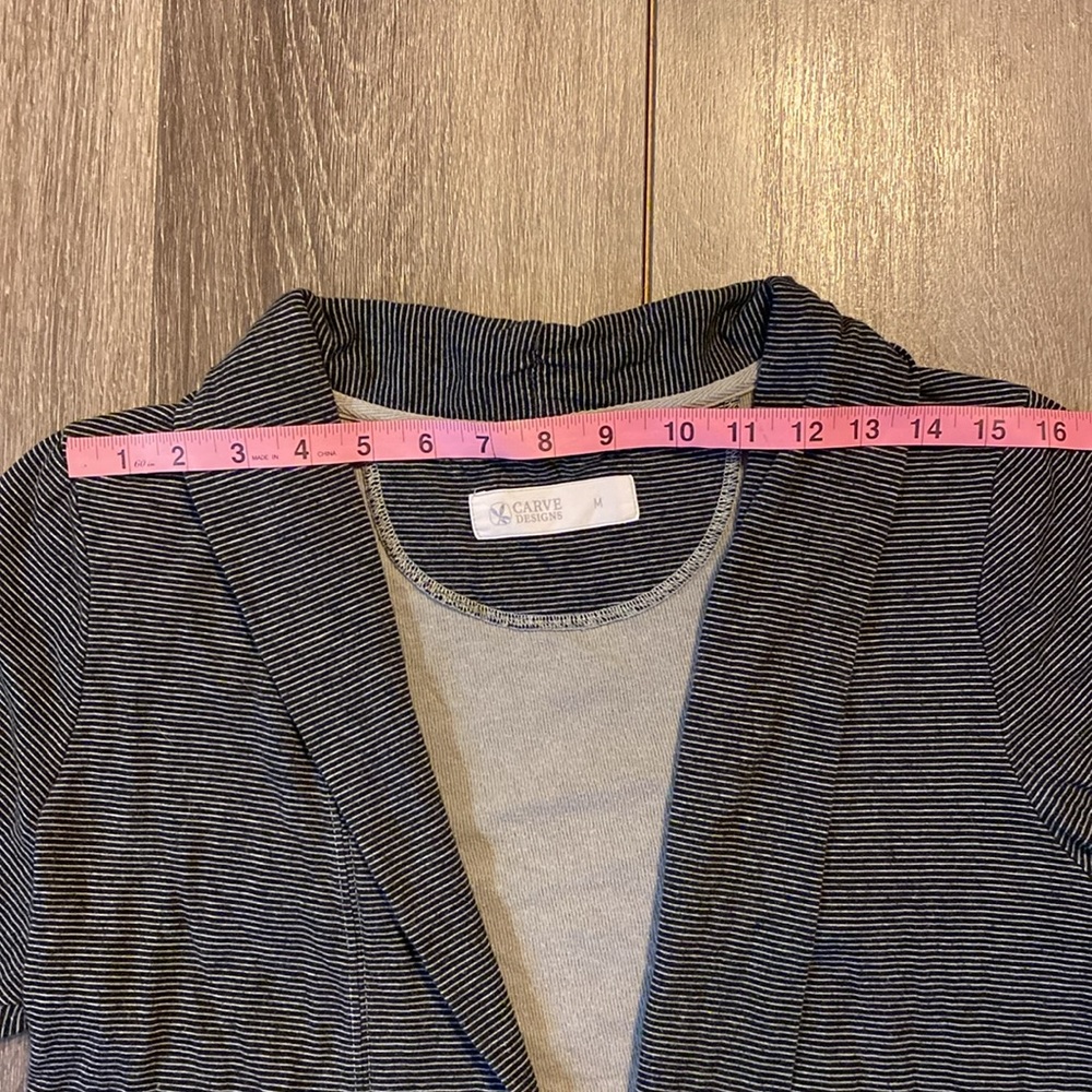 Carve Designs Open Cardigan Size Medium - Picture 6 of 9